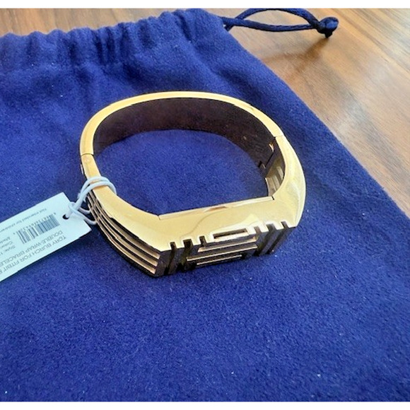 Tory Burch Fitbit Flex Bracelet Bangle – Gold Tone Metal – Geometric Design NEW - Picture 1 of 11